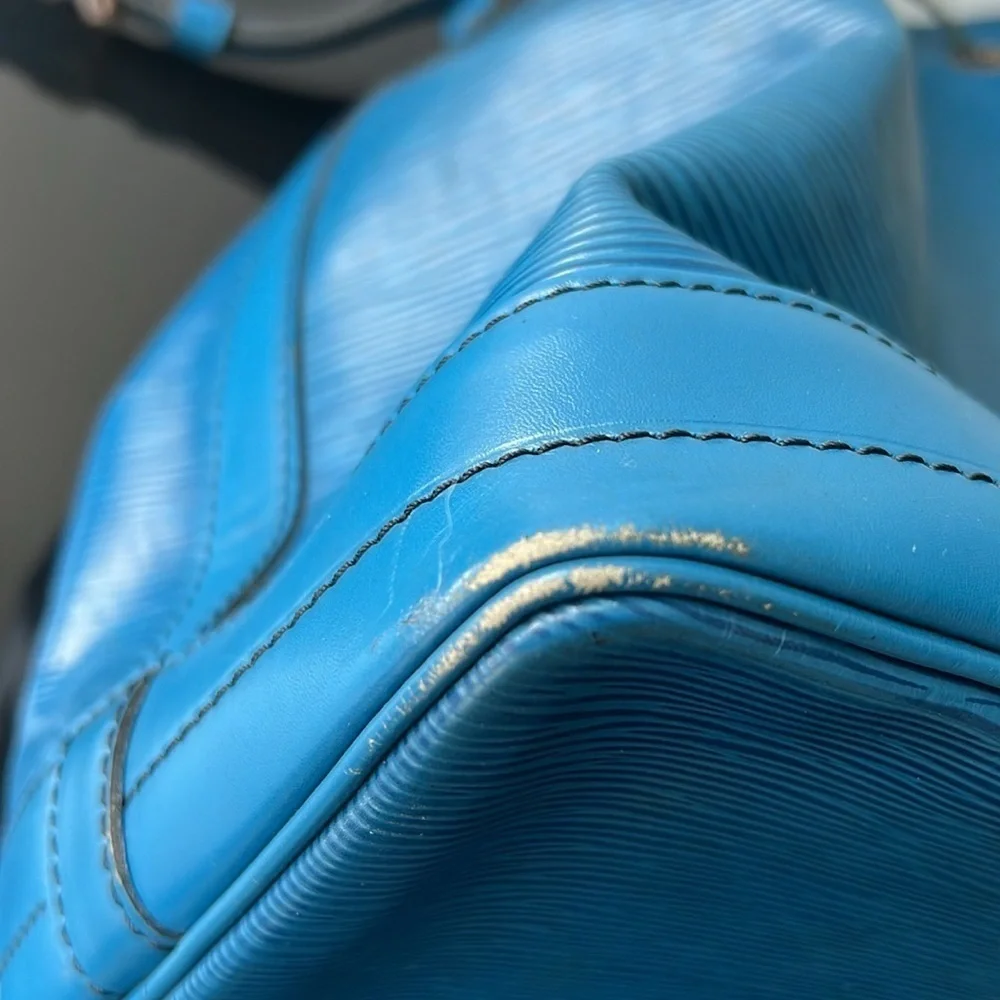 Louis Vuitton Épi Leather Shoulder bag